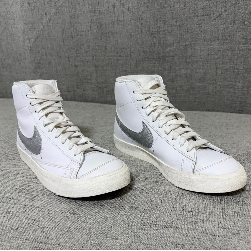 Nike Blazer Shoe Women 9 Mid White Silver Leather High Top Sneakers dq7574-100